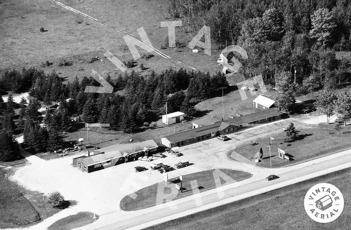 Bates Motel (Phils Bar Motel Cafe - Standard Super Service, Lone Wolf Saloon and Motel) - 1993 Photo Lone Wolf Bar And Motel (newer photo)